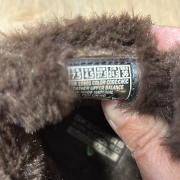 Skechers Brown Suede Fur-Lined Ankle Boots Suede and Faux Fur size 7.5 - Picture 2 of 8